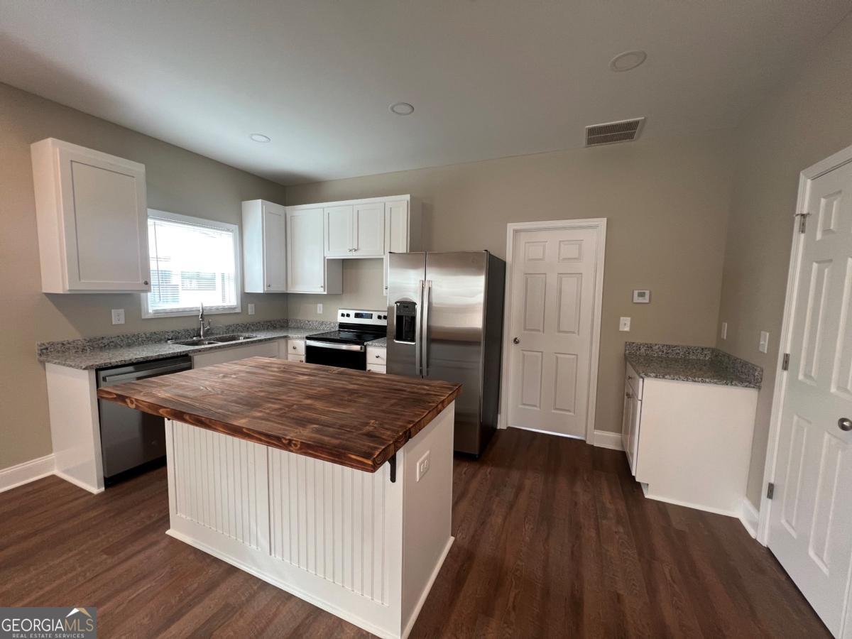 1027 Park Hill Drive Property Photo 4
