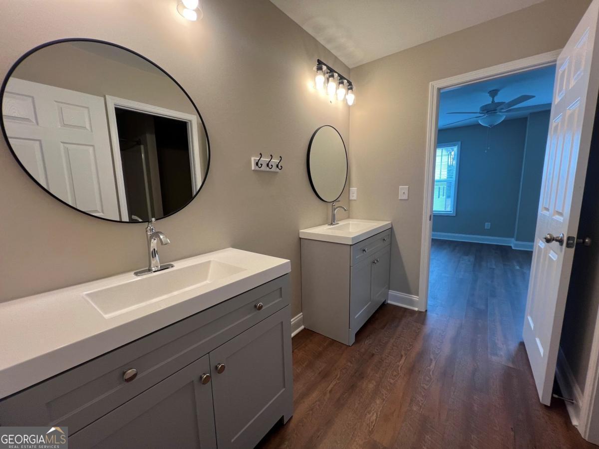 1027 Park Hill Drive Property Photo 8