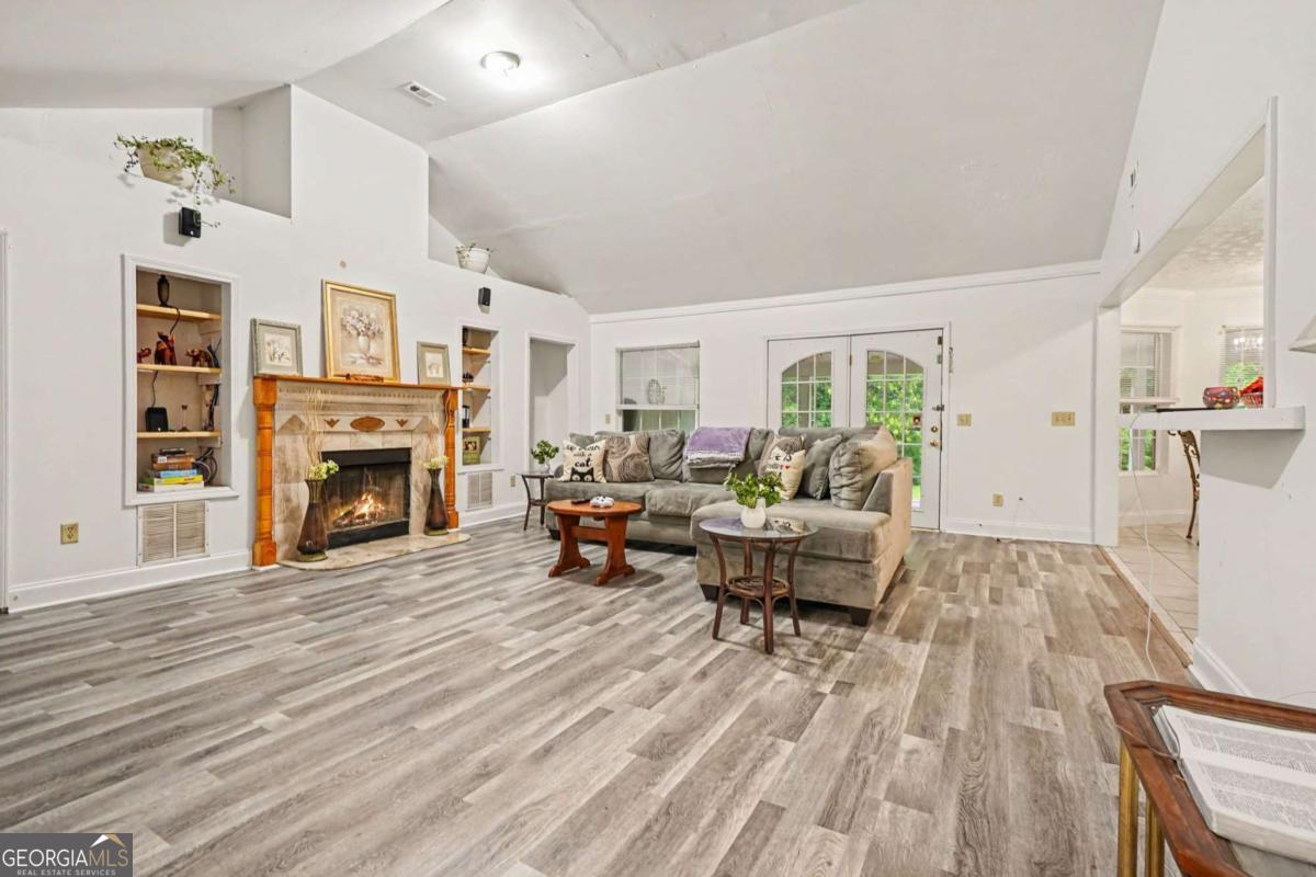 5667 Miller Grove Road Property Photo 6