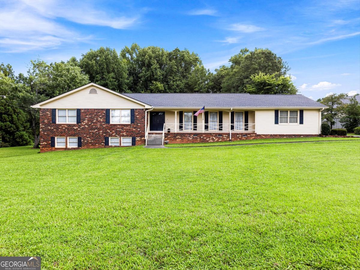2405 Post Oak Tritt Road Property Photo 1