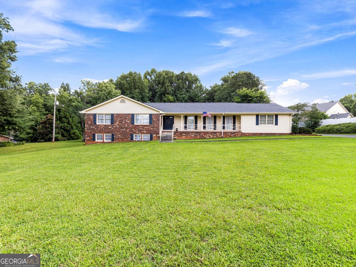 2405 Post Oak Tritt Road Property Photo 2
