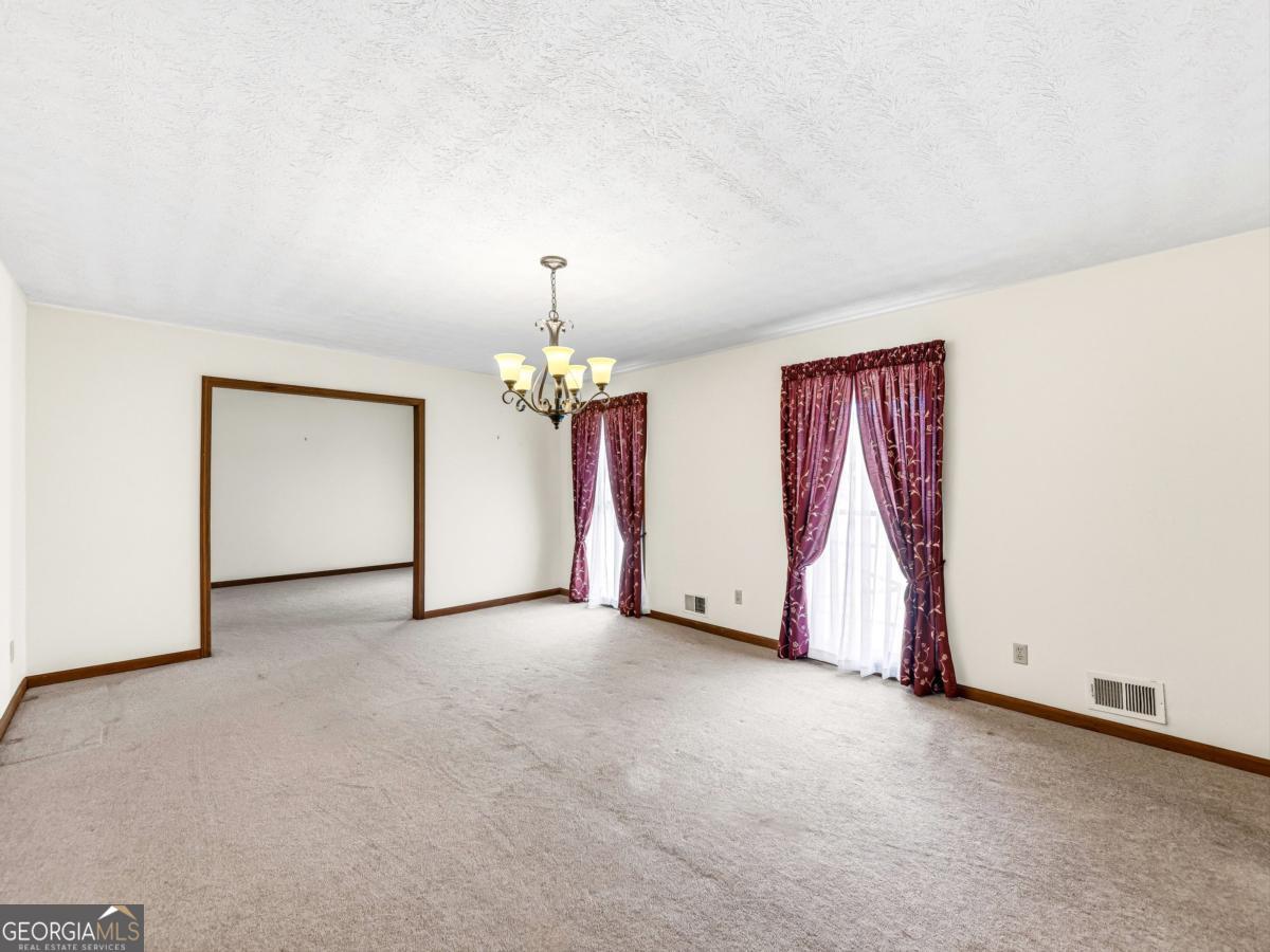 2405 Post Oak Tritt Road Property Photo 5