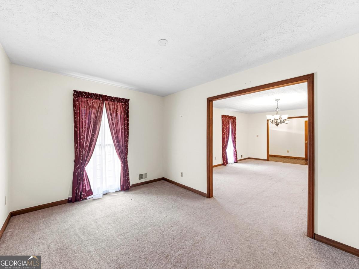 2405 Post Oak Tritt Road Property Photo 7