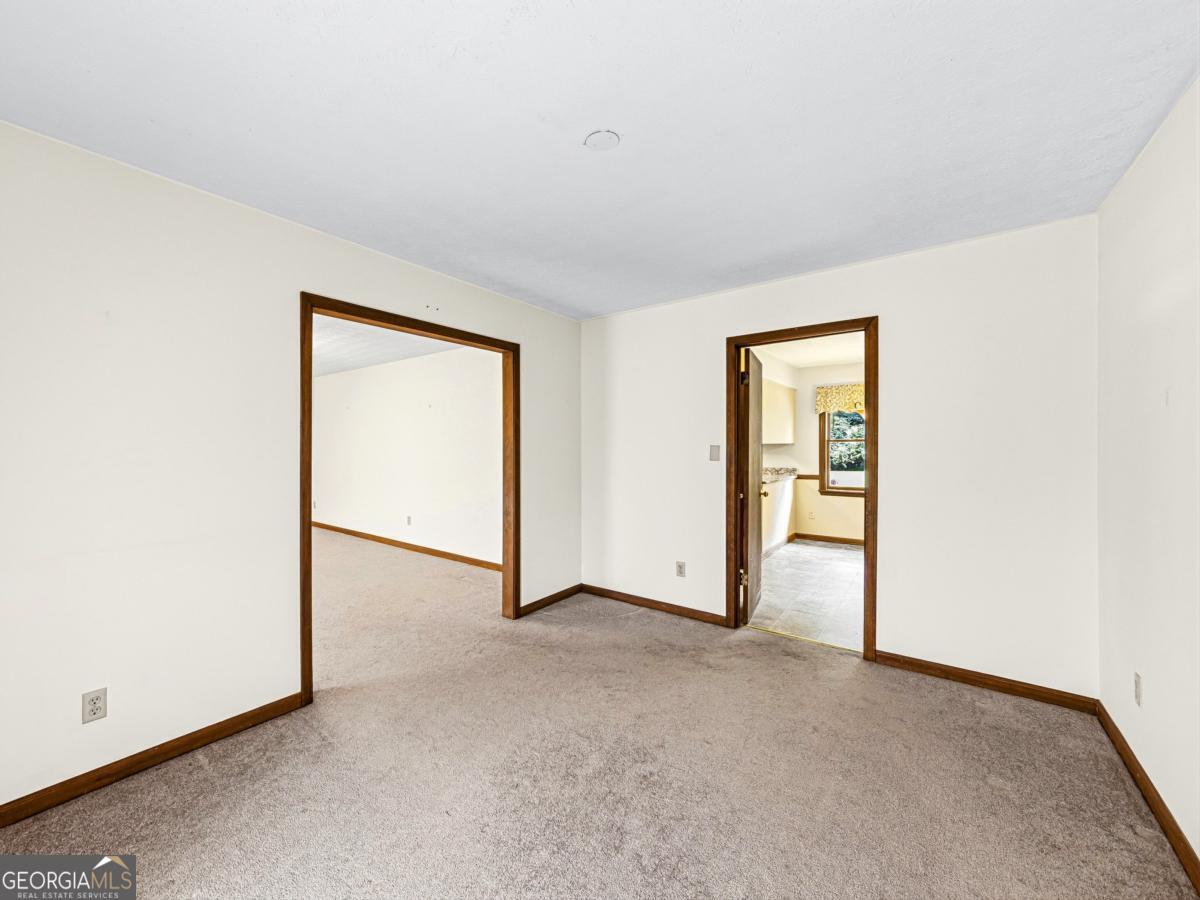 2405 Post Oak Tritt Road Property Photo 8