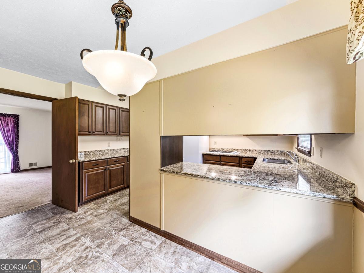 2405 Post Oak Tritt Road Property Photo 10