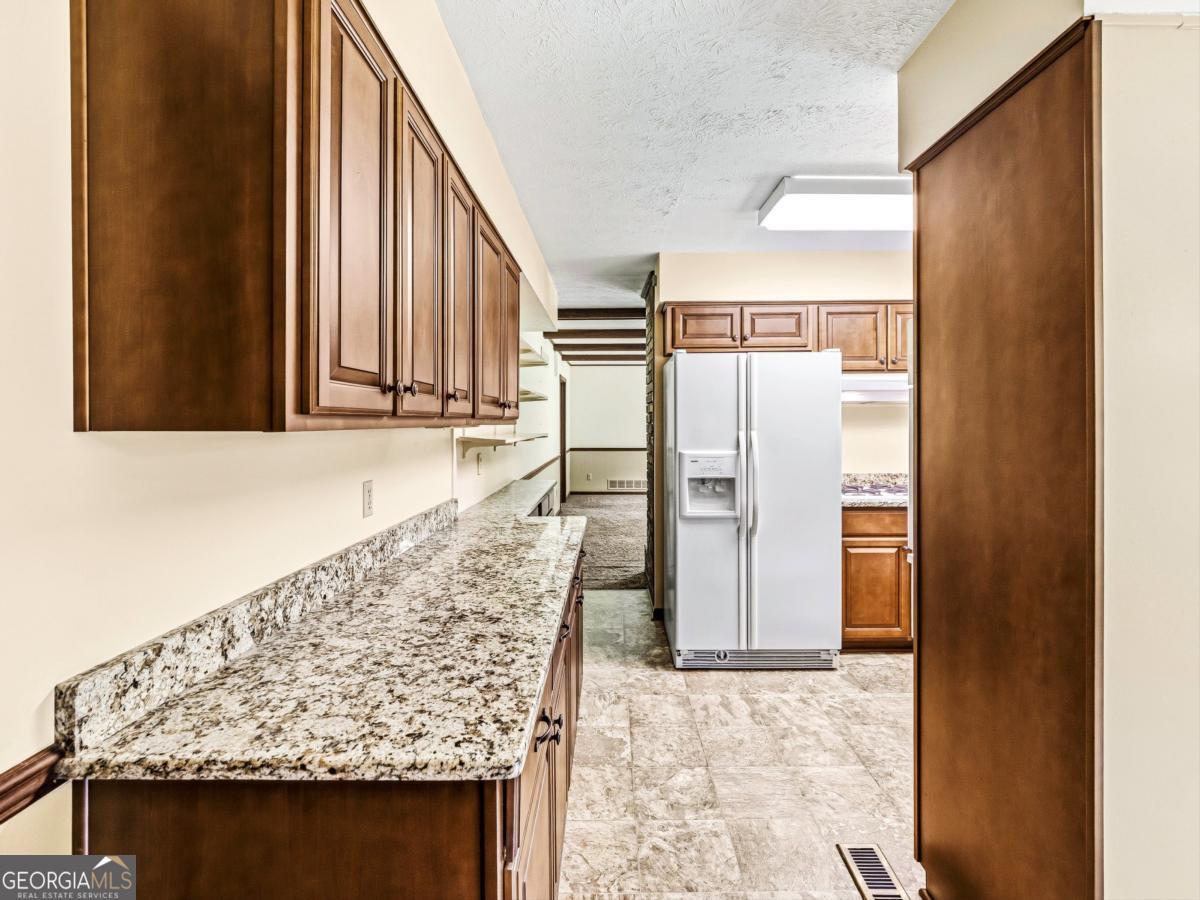 2405 Post Oak Tritt Road Property Photo 11