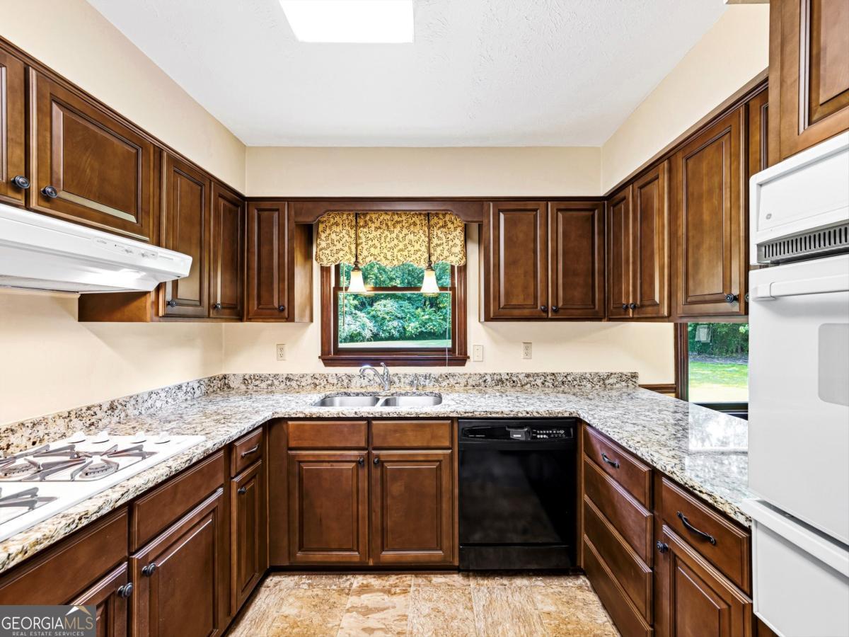 2405 Post Oak Tritt Road Property Photo 12
