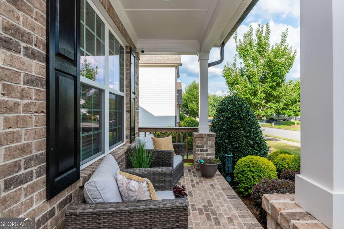 1811 Goodhearth Drive Ne Property Photo 4