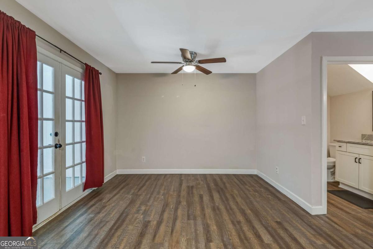 725 Anderson Walk Property Photo 13