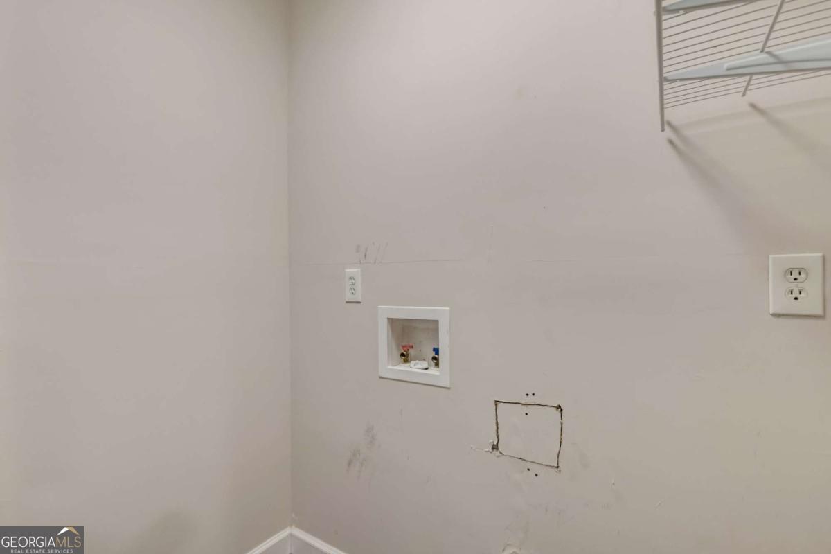 725 Anderson Walk Property Photo 16
