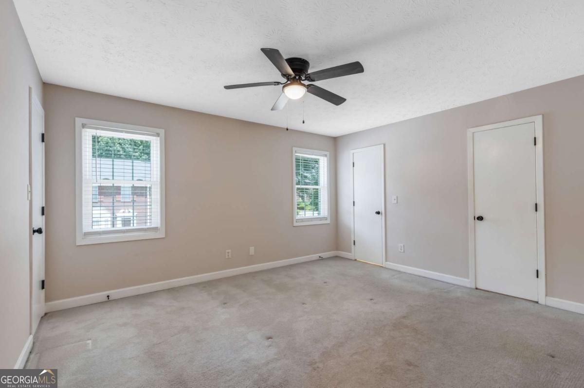 725 Anderson Walk Property Photo 17