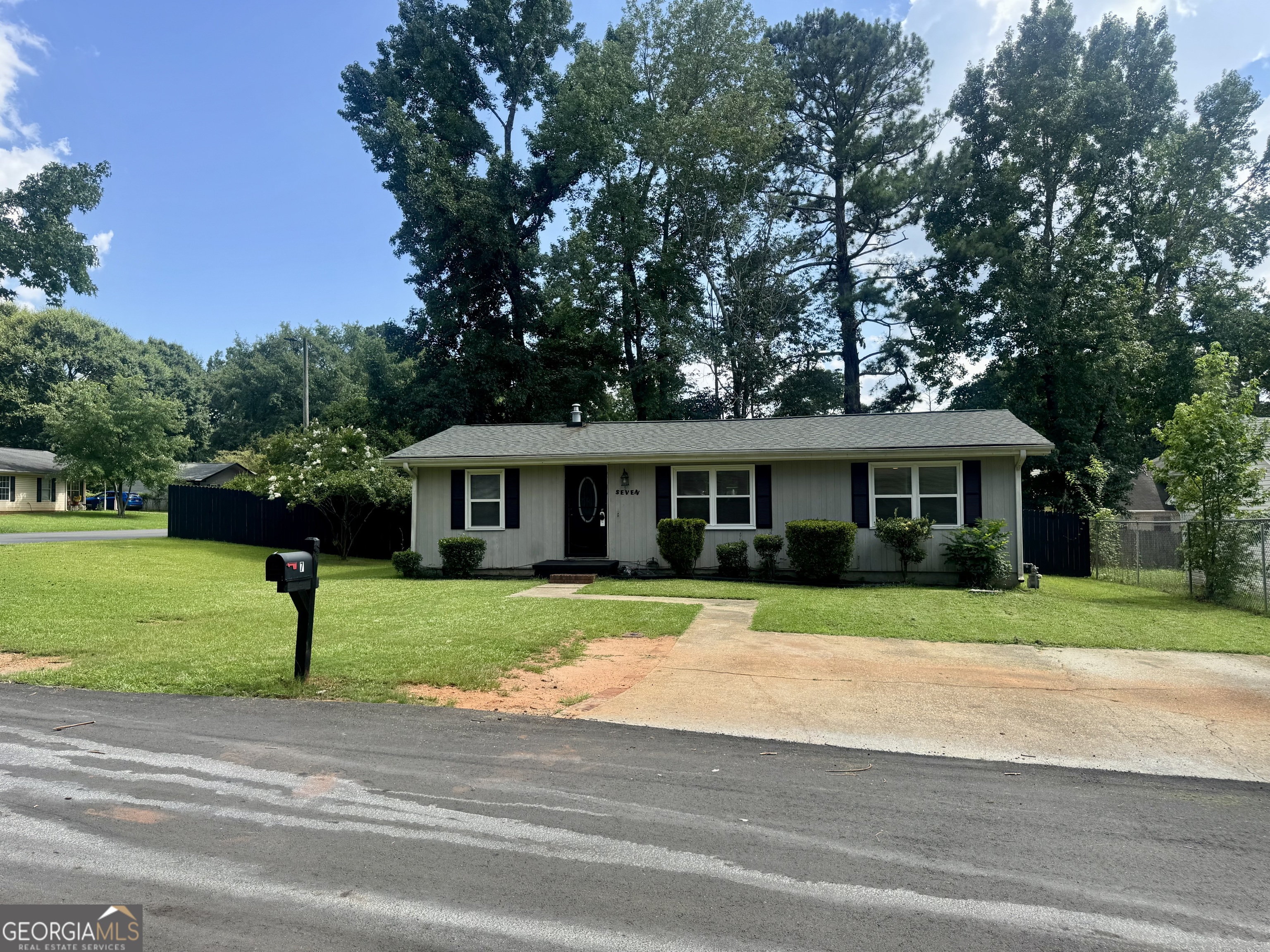 7 Sherwood Loop Property Photo 1
