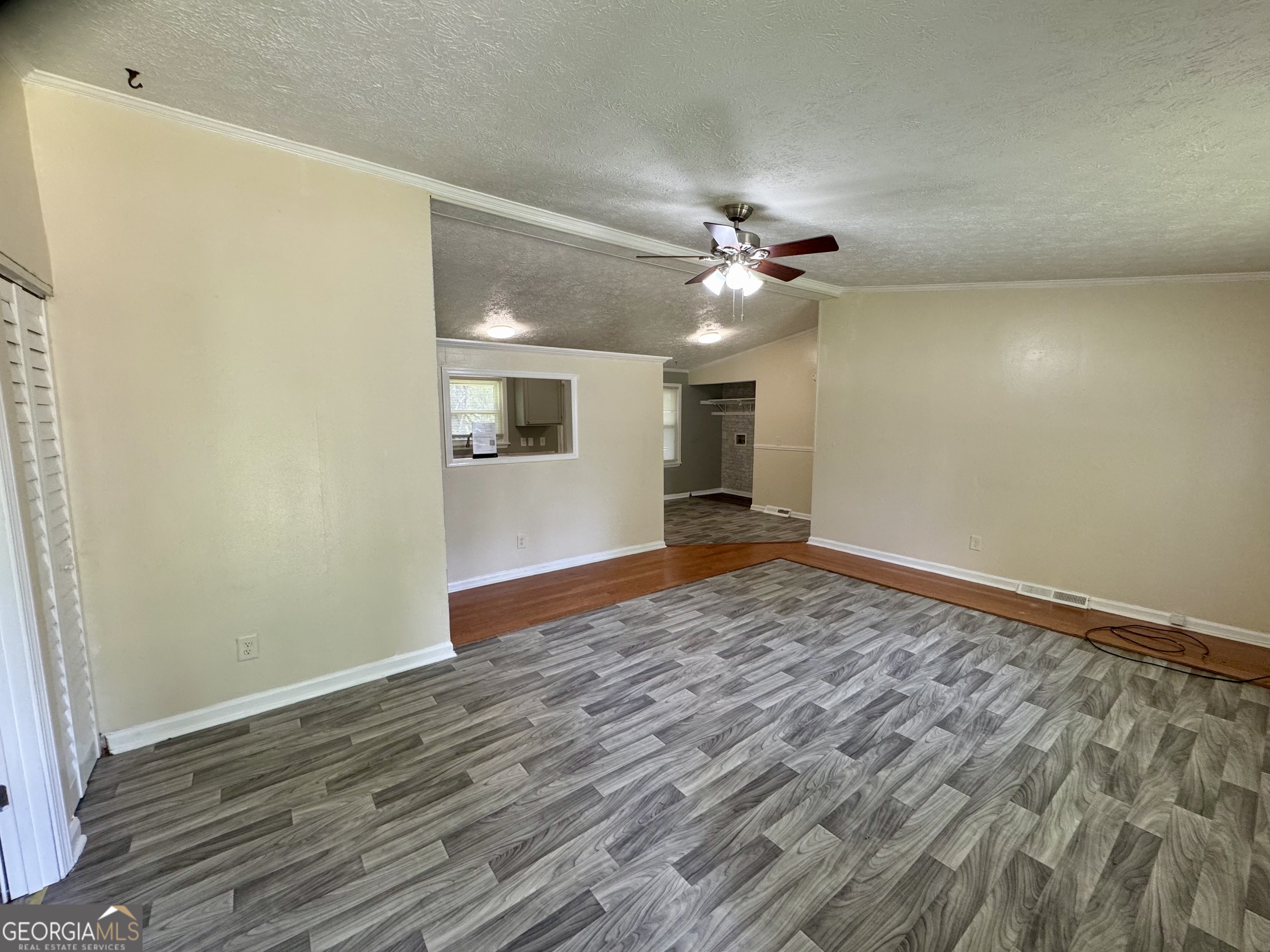 7 Sherwood Loop Property Photo 5