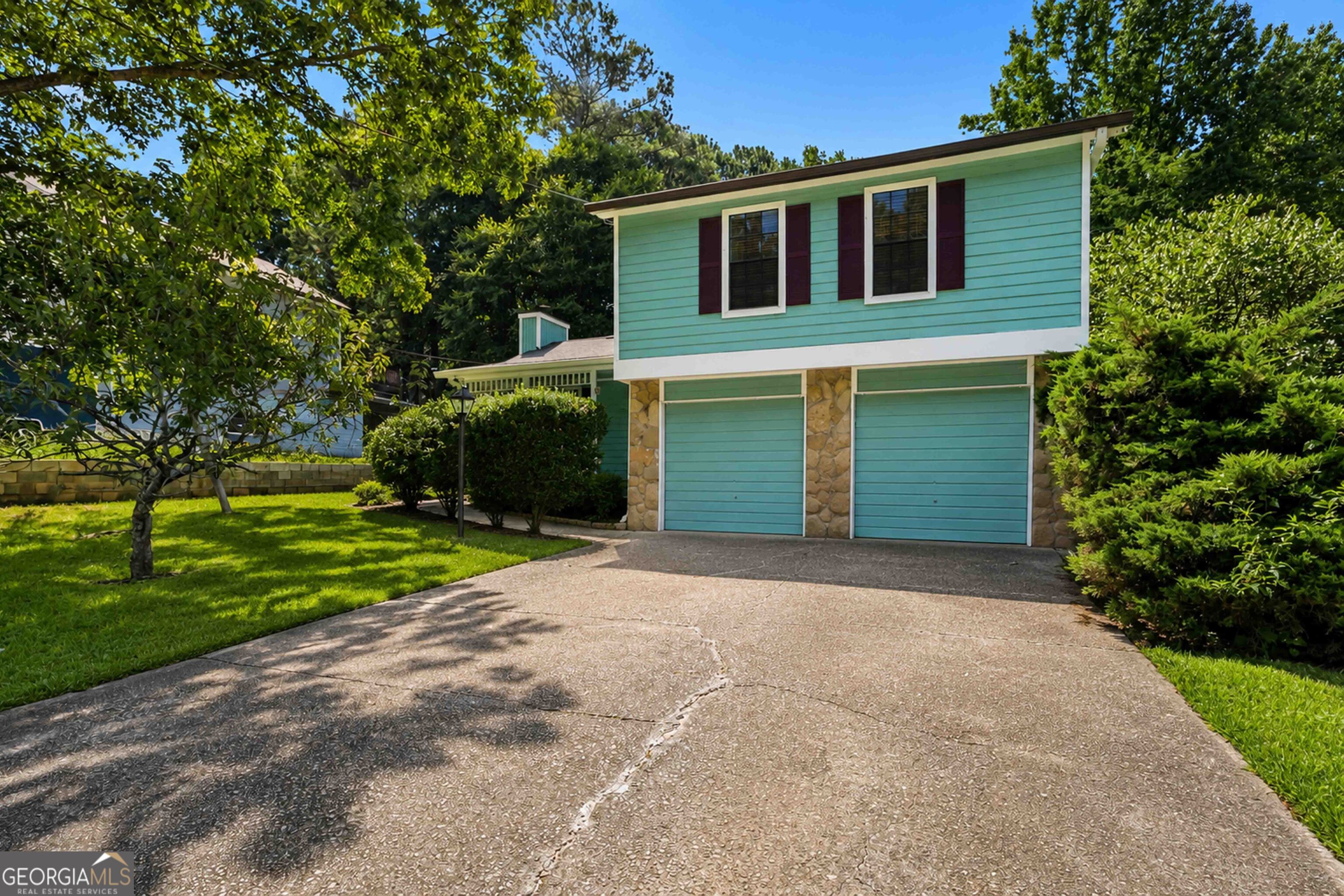 5556 Weatherford Road Property Photo 1