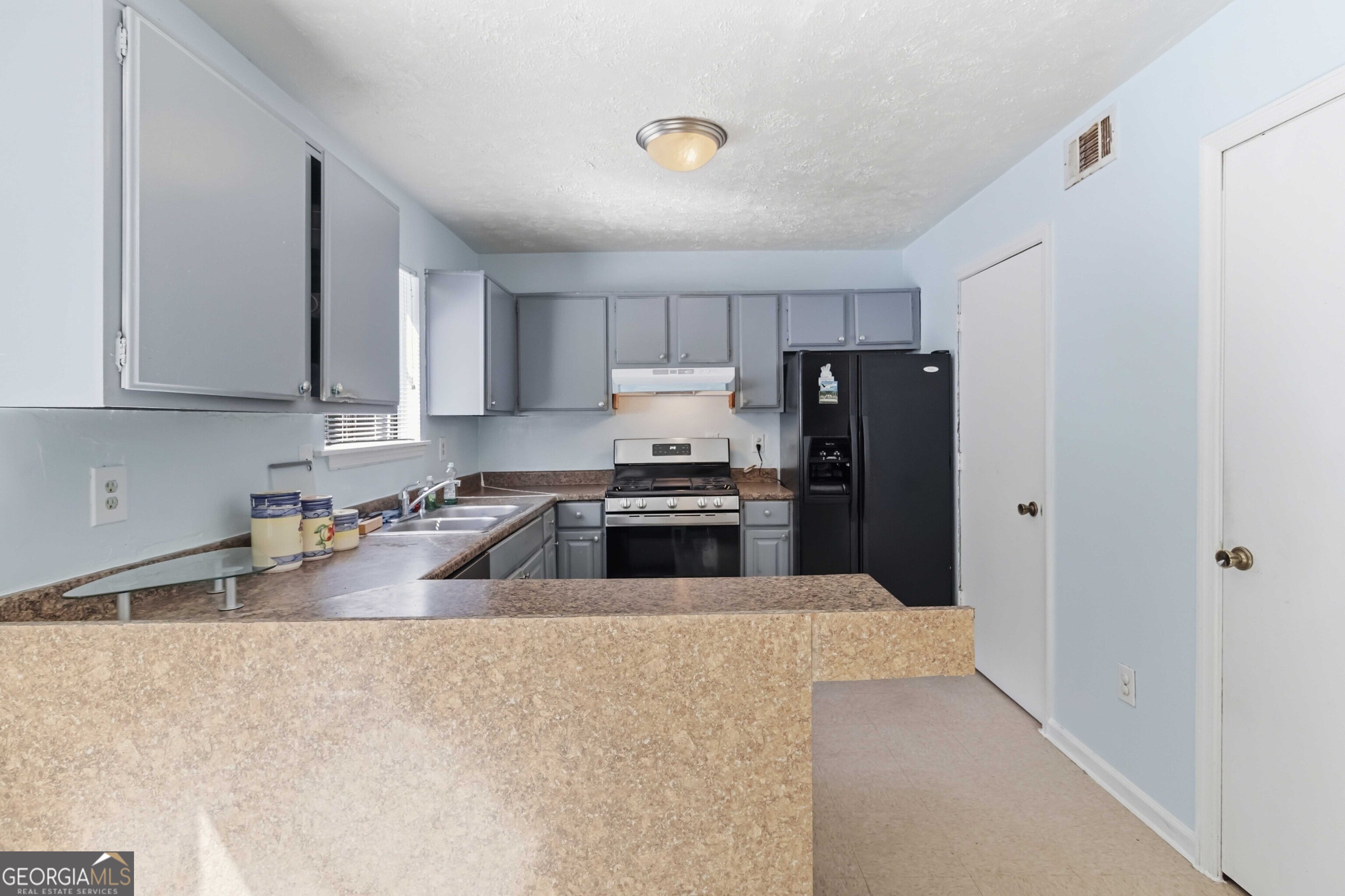 5556 Weatherford Road Property Photo 9