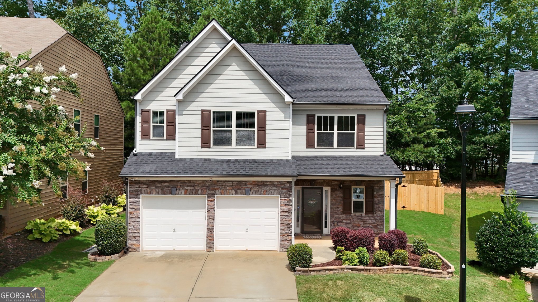 3923 Kingfisher Drive Property Photo 1