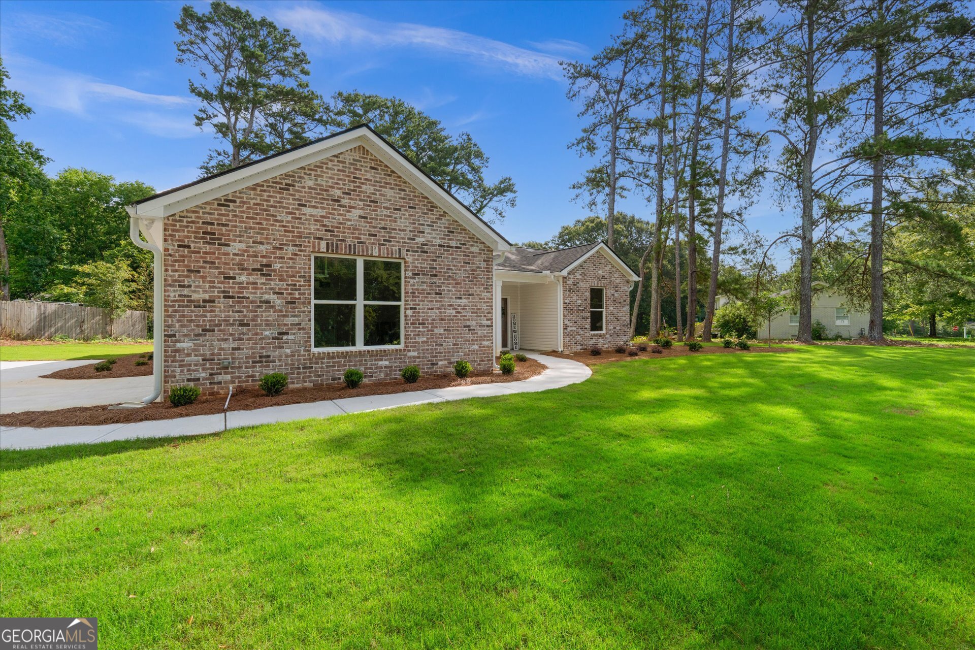 10 Colonial Drive Property Photo 4