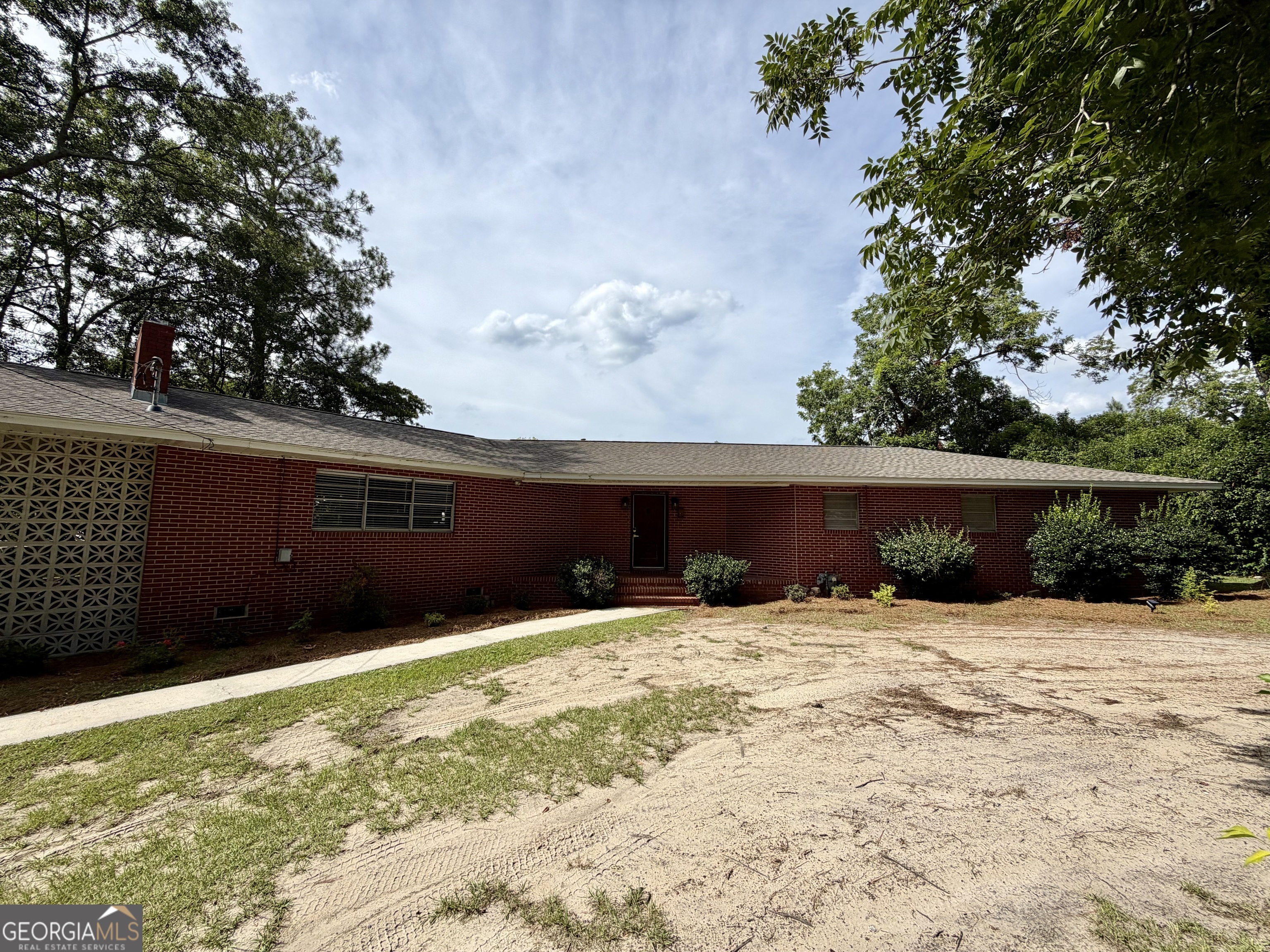 8 Roundtree Street Property Photo 1