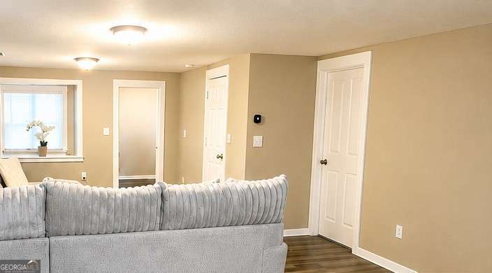 5125 West Street Property Photo 3