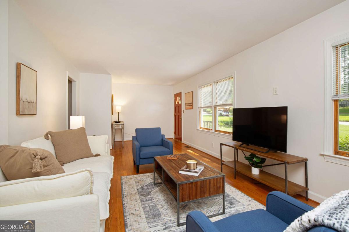 515 Scott Circle Property Photo 7