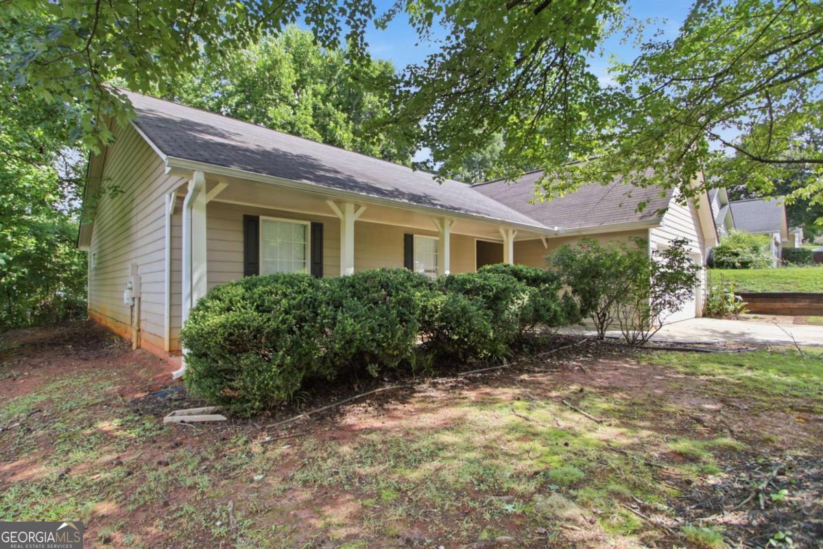 2572 Herndon Road Property Photo 2
