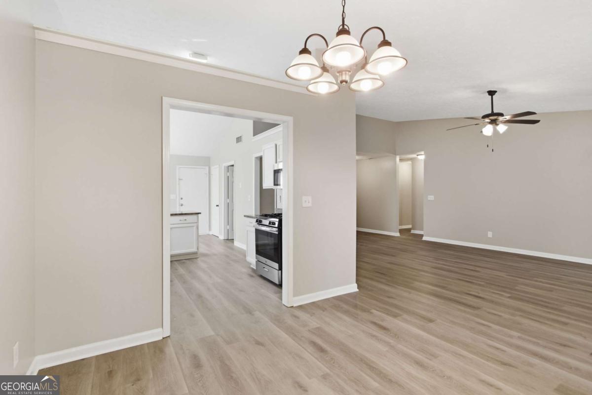 2572 Herndon Road Property Photo 12
