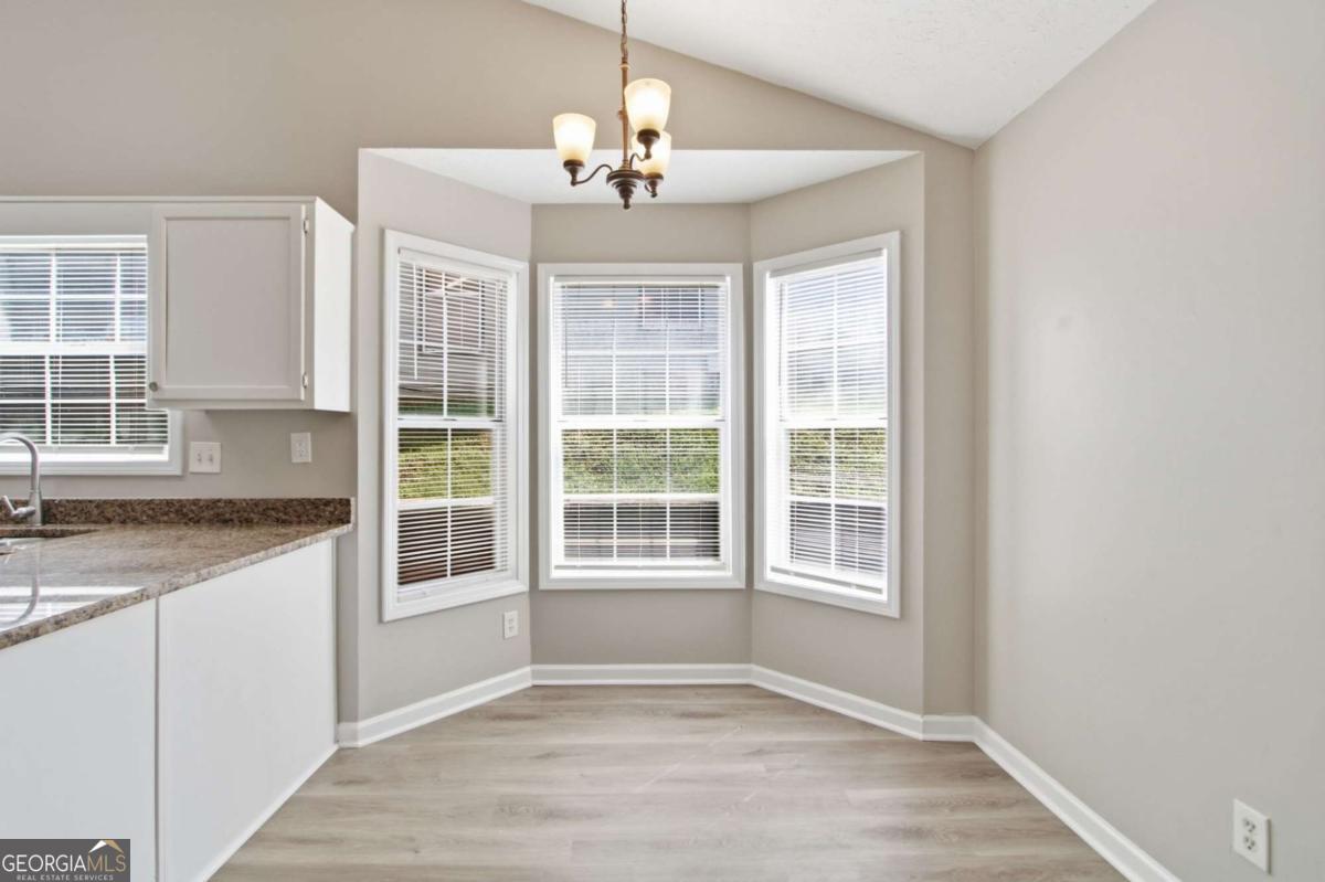 2572 Herndon Road Property Photo 13
