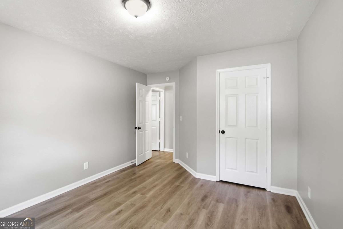 2572 Herndon Road Property Photo 17