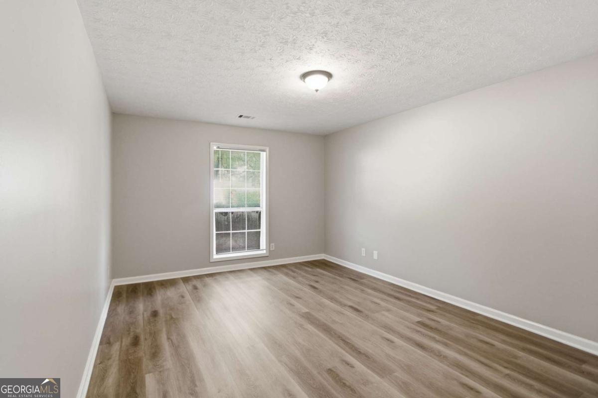2572 Herndon Road Property Photo 18