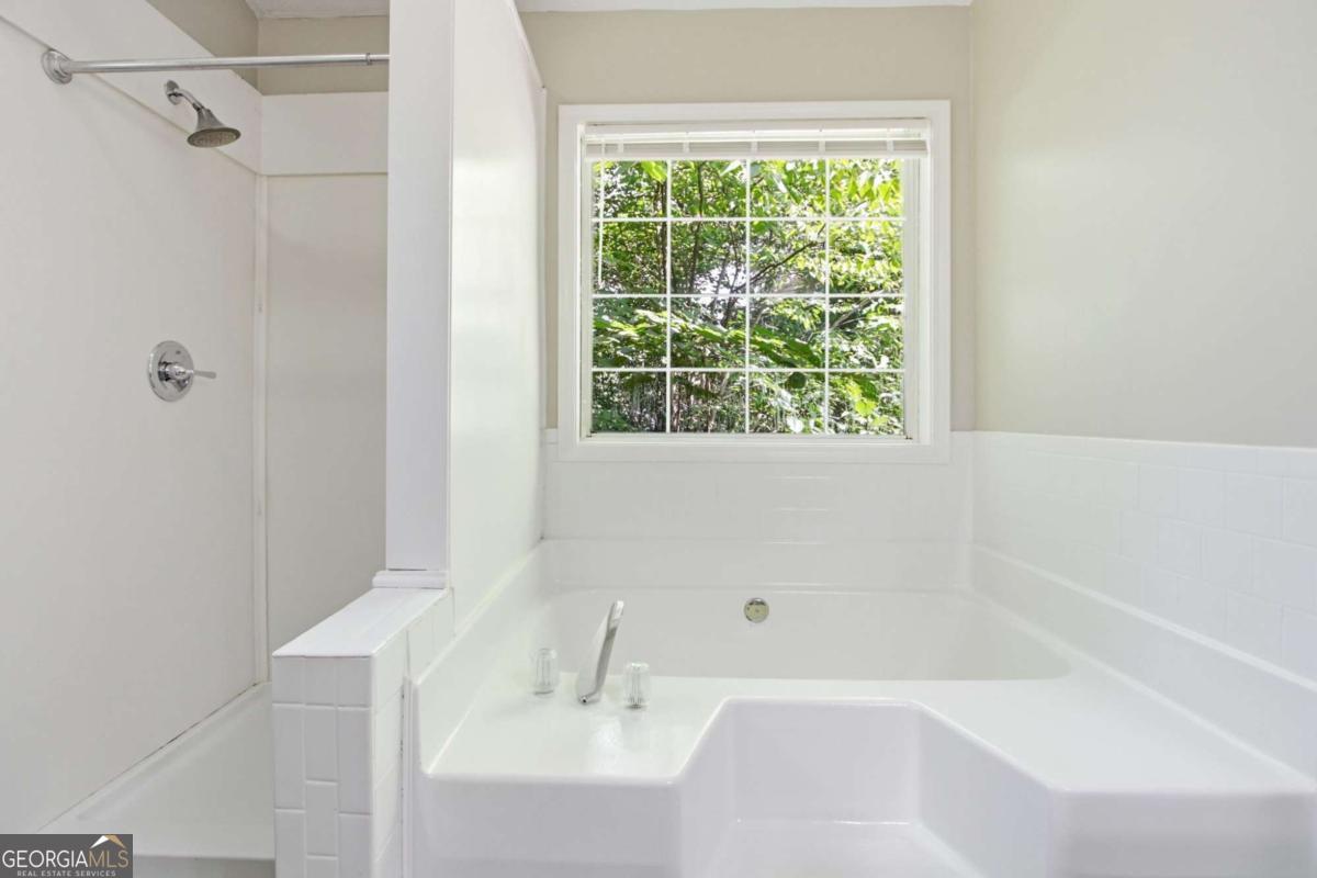 2572 Herndon Road Property Photo 21
