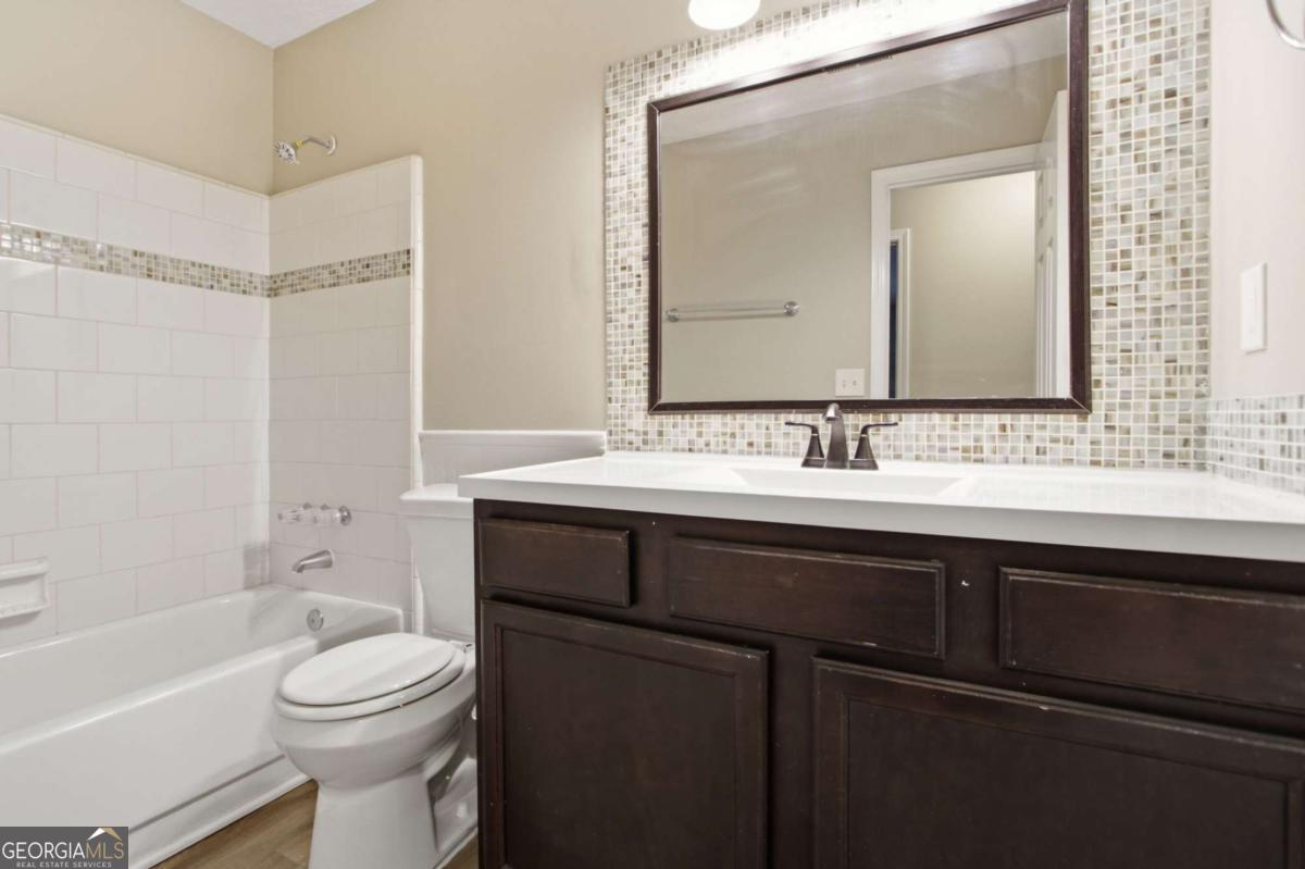 2572 Herndon Road Property Photo 22