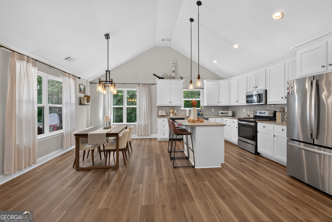 2565 Aaron Court Property Photo 8
