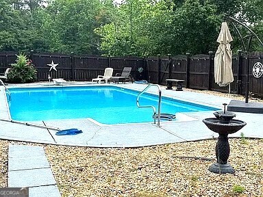 135 Meadow Lakes Boulevard Property Photo 8