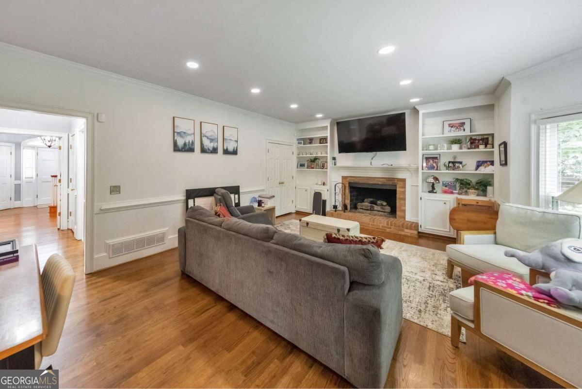 573 N Palisades Circle Se Property Photo 13