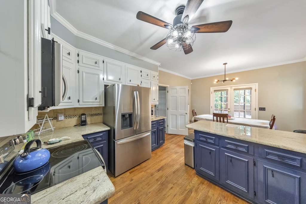 573 N Palisades Circle Se Property Photo 19
