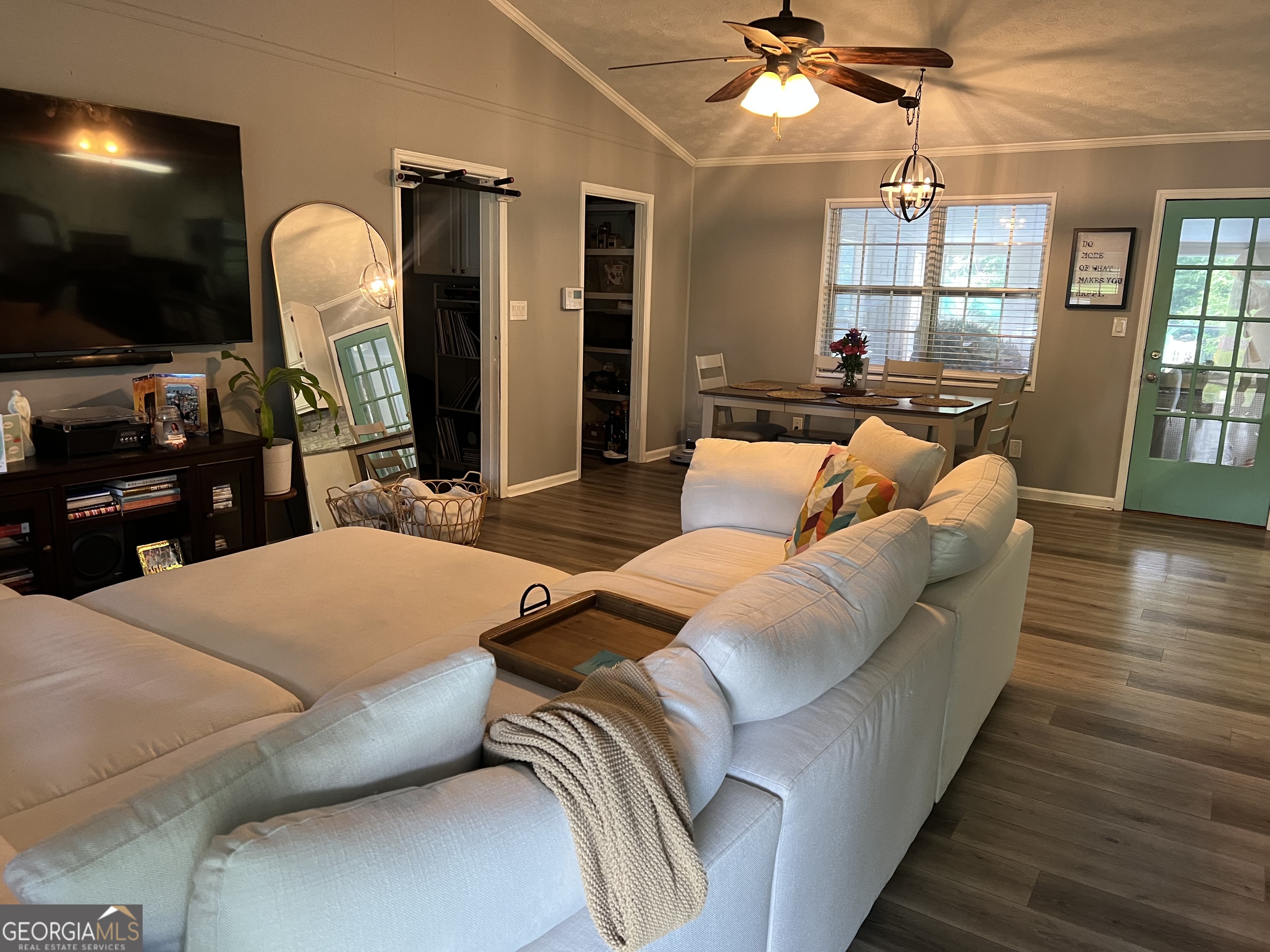 130 Shaw Drive Property Photo 3