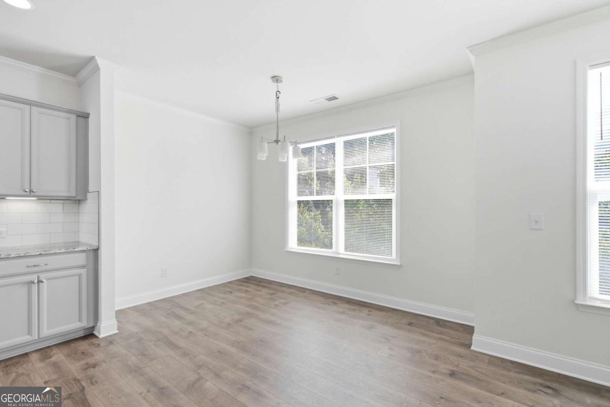 1611 Falcon Crest Way Property Photo 8