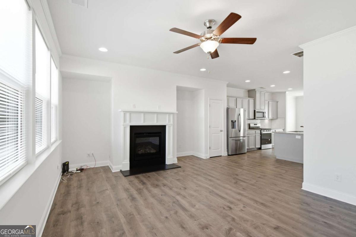 1611 Falcon Crest Way Property Photo 9