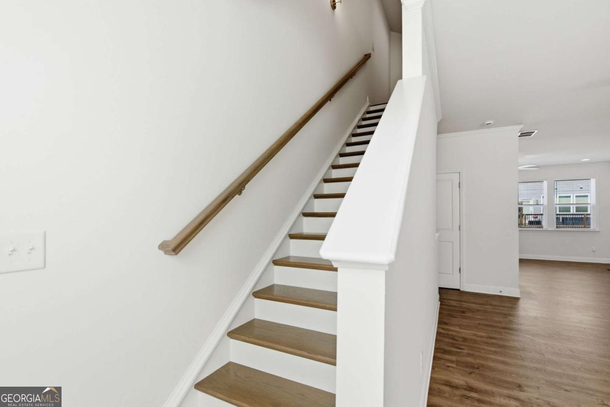 1611 Falcon Crest Way Property Photo 14