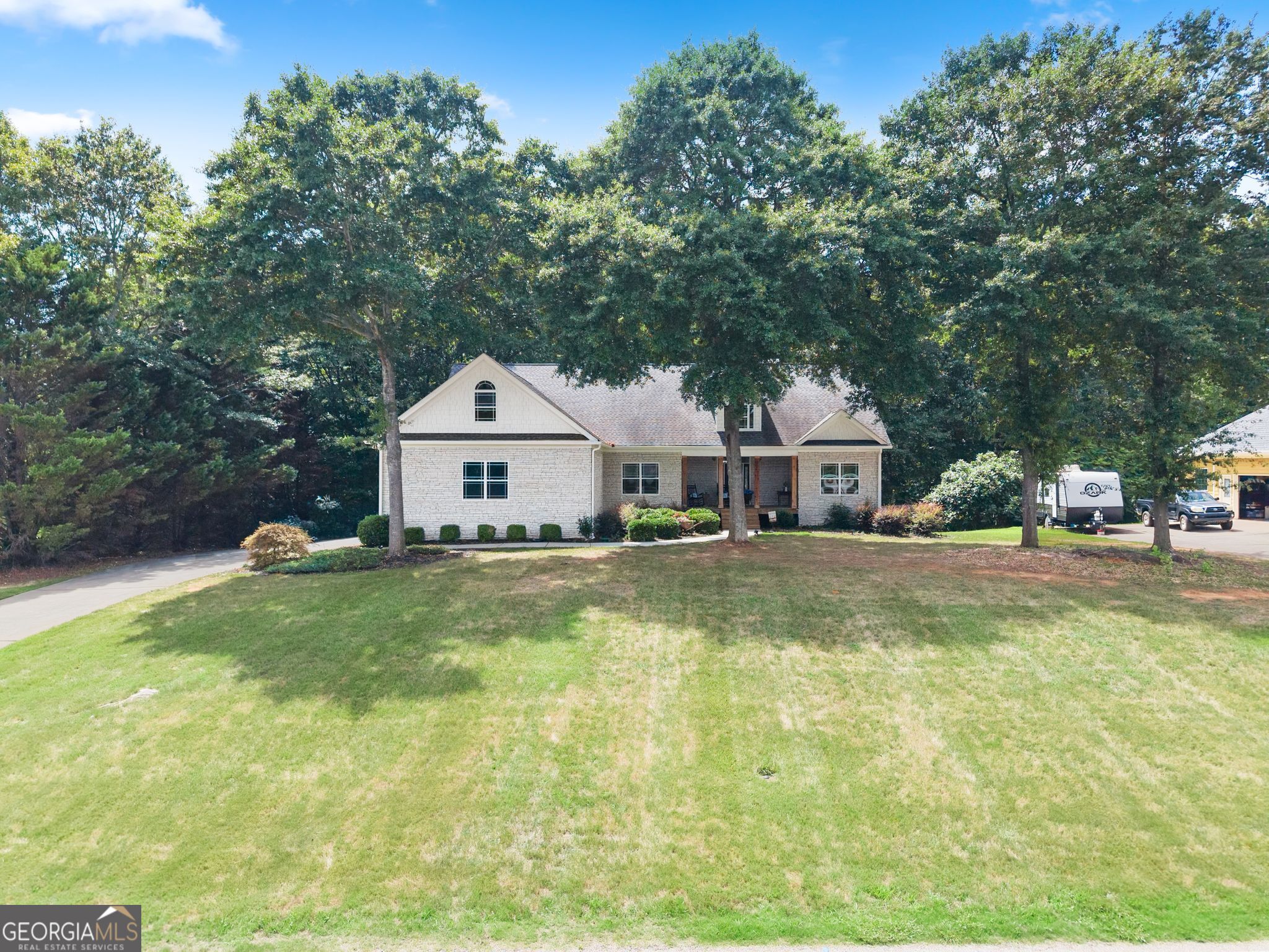 860 Lakeview Drive Property Photo 4