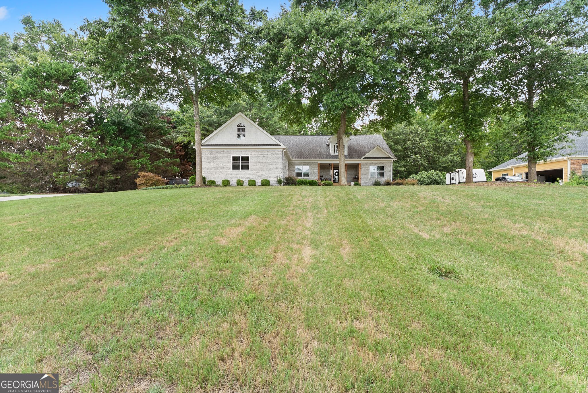 860 Lakeview Drive Property Photo 5