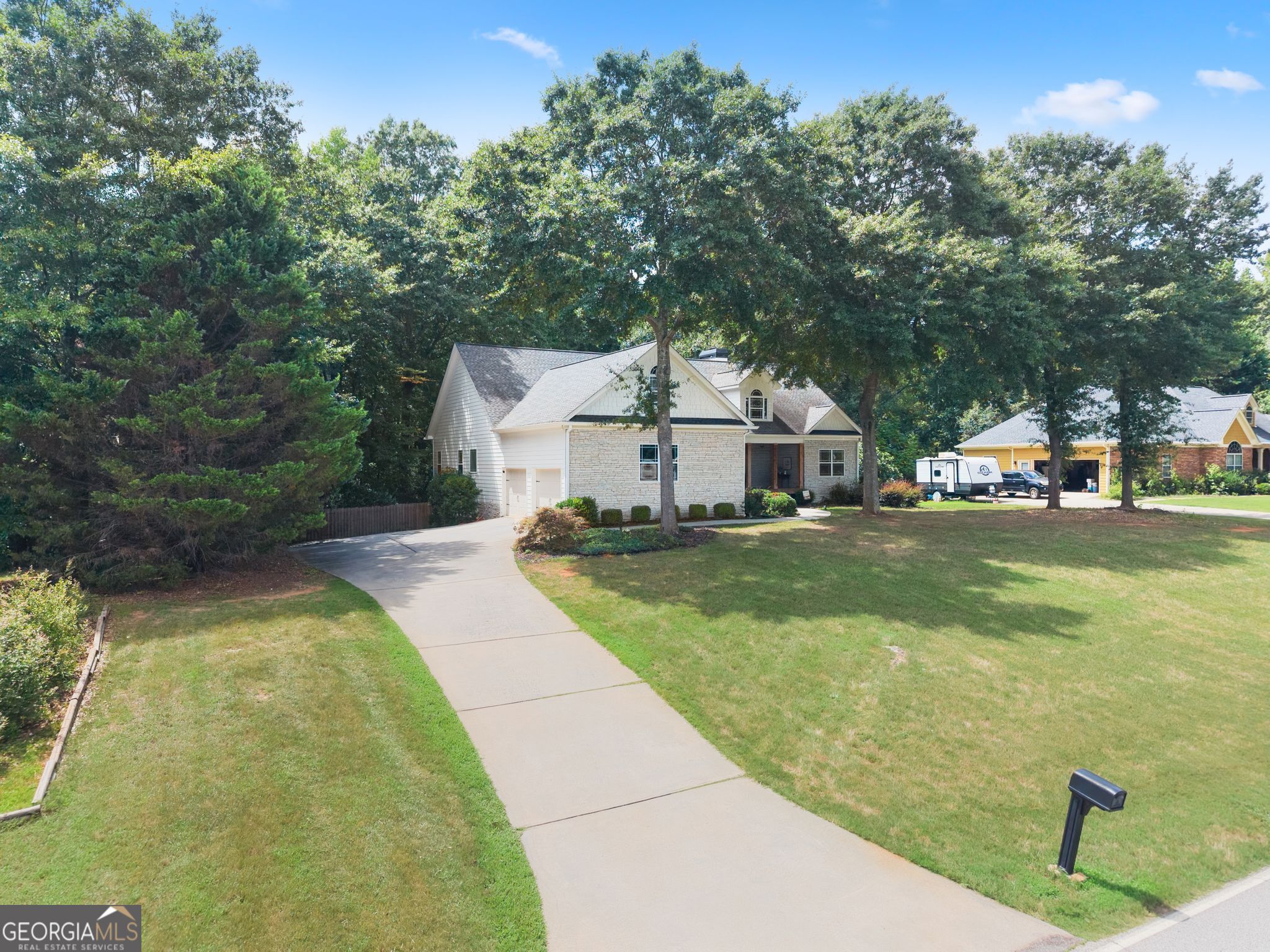 860 Lakeview Drive Property Photo 8