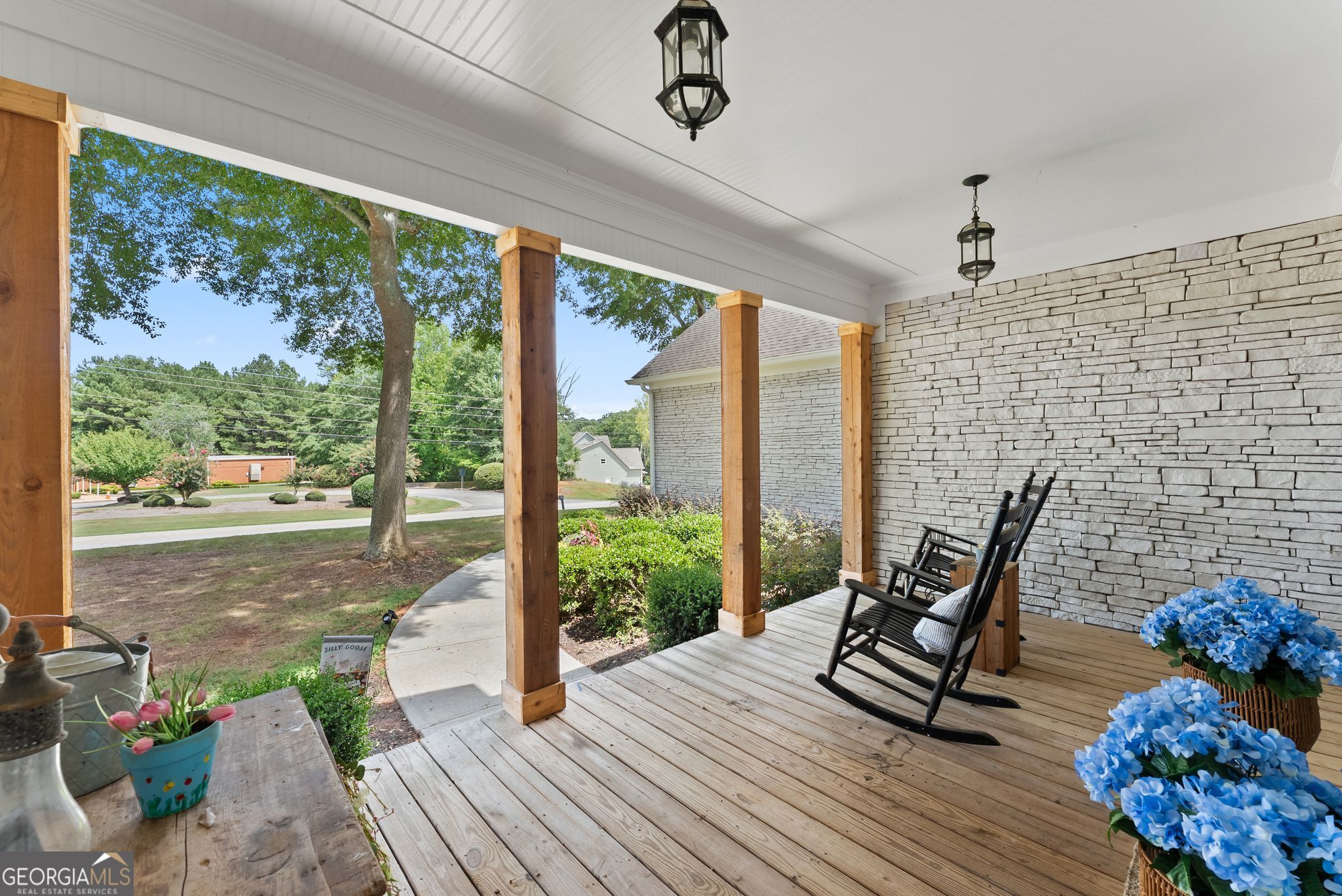 860 Lakeview Drive Property Photo 13