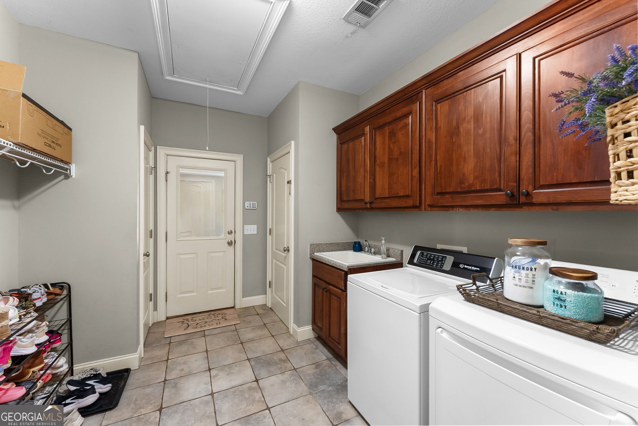 860 Lakeview Drive Property Photo 32