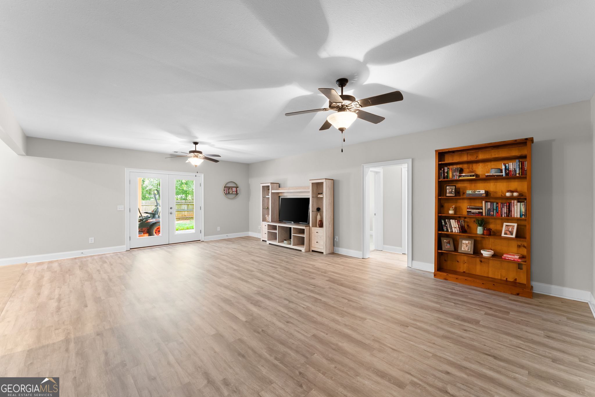 860 Lakeview Drive Property Photo 49