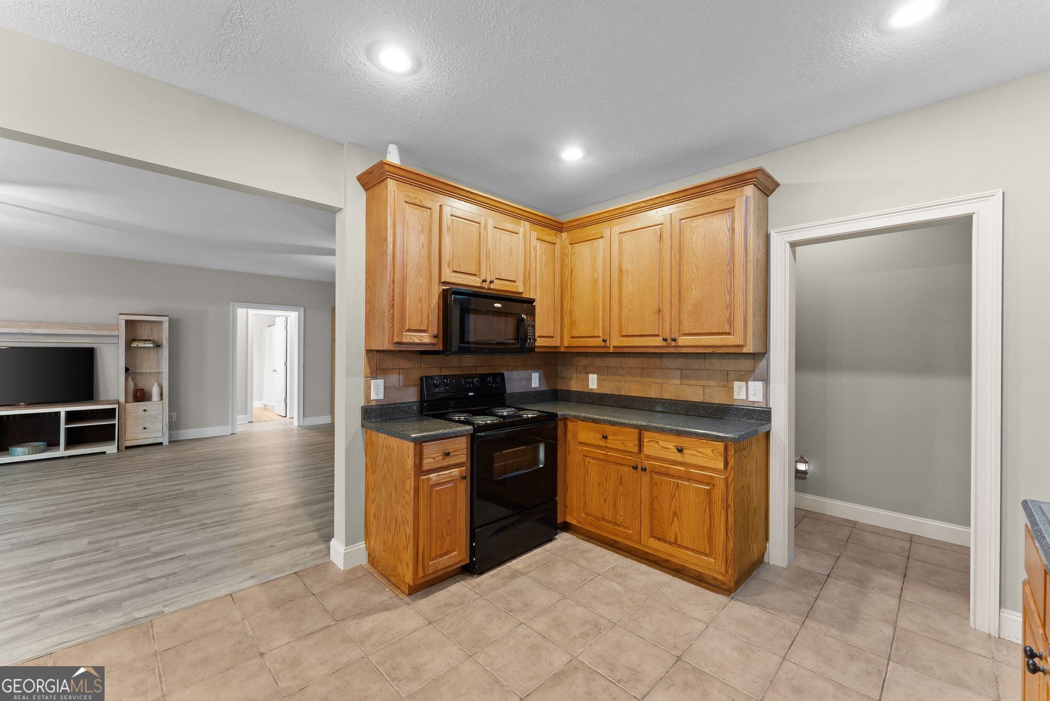 860 Lakeview Drive Property Photo 55