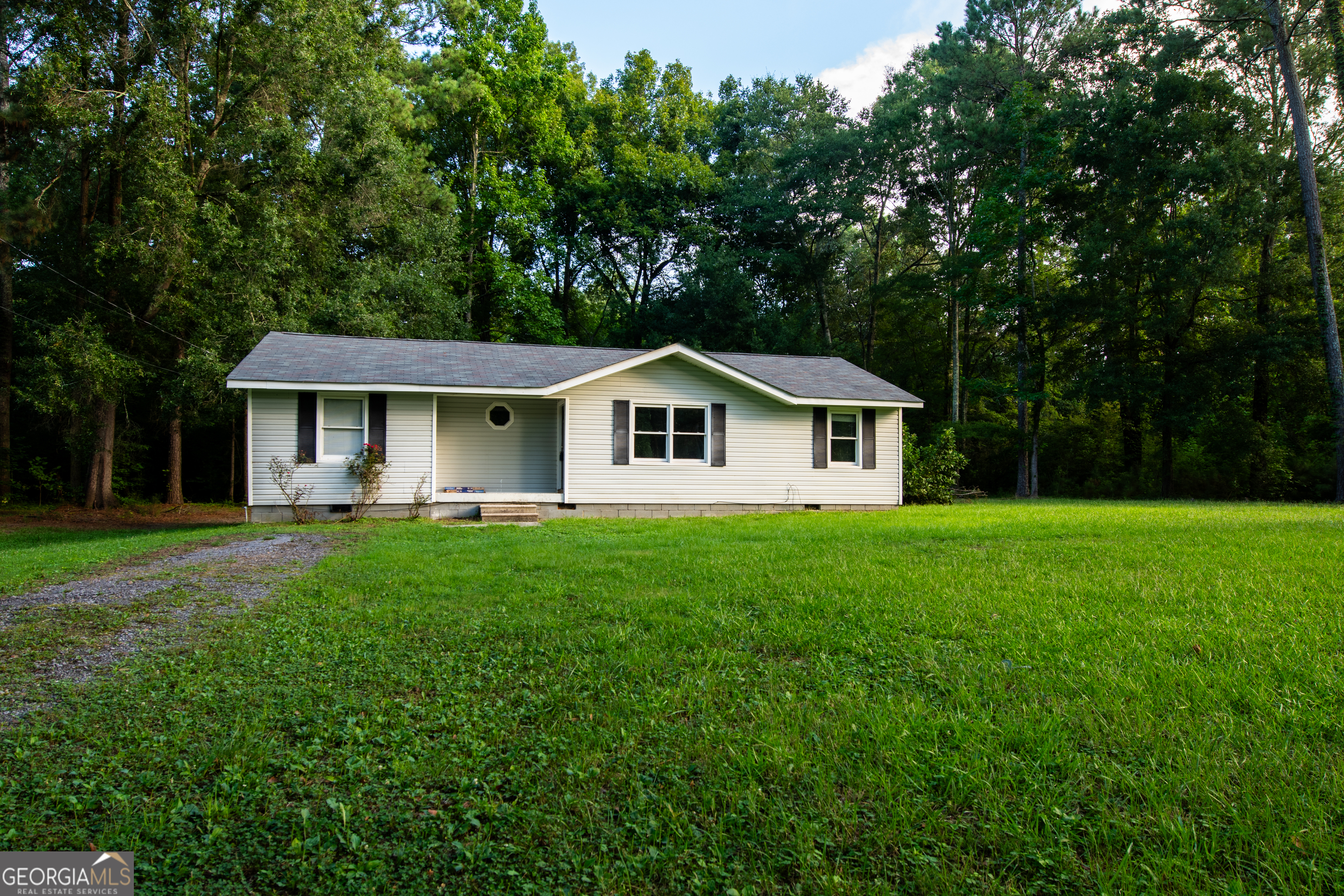 1085 New Rosedale Road Ne Property Photo 1