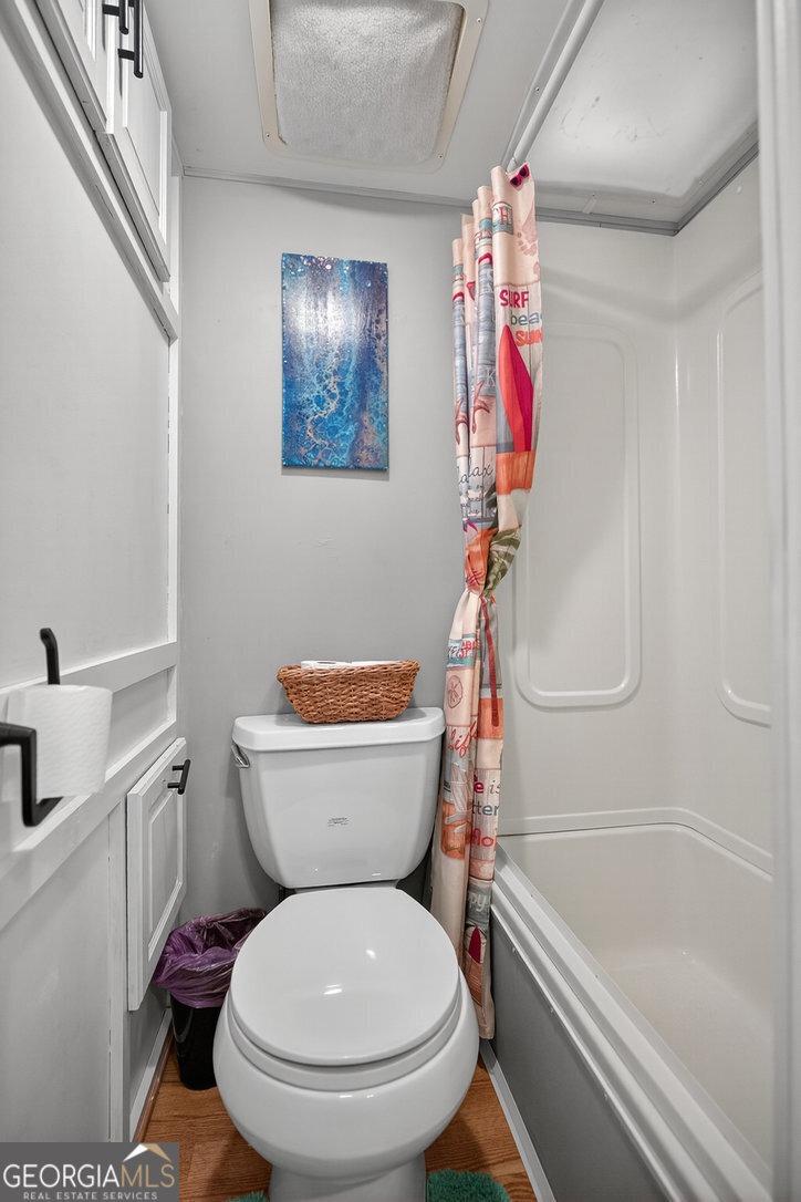 421 Newbury Circle Property Photo 15