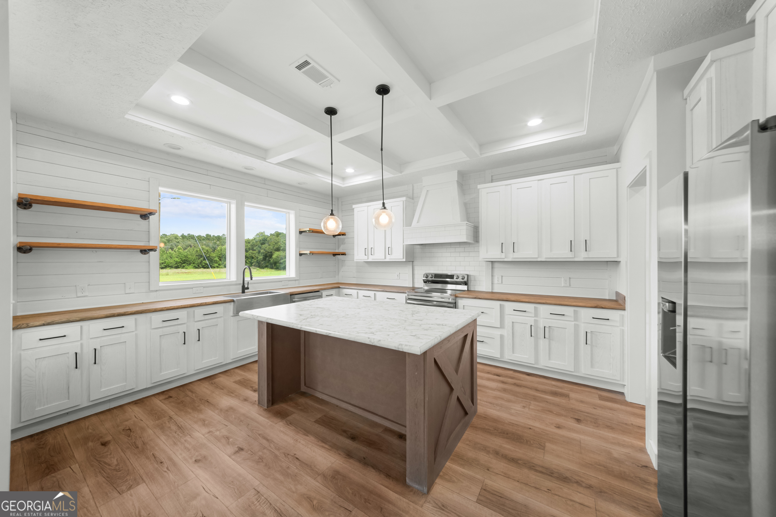 562 Sinkhole Road Property Photo 8