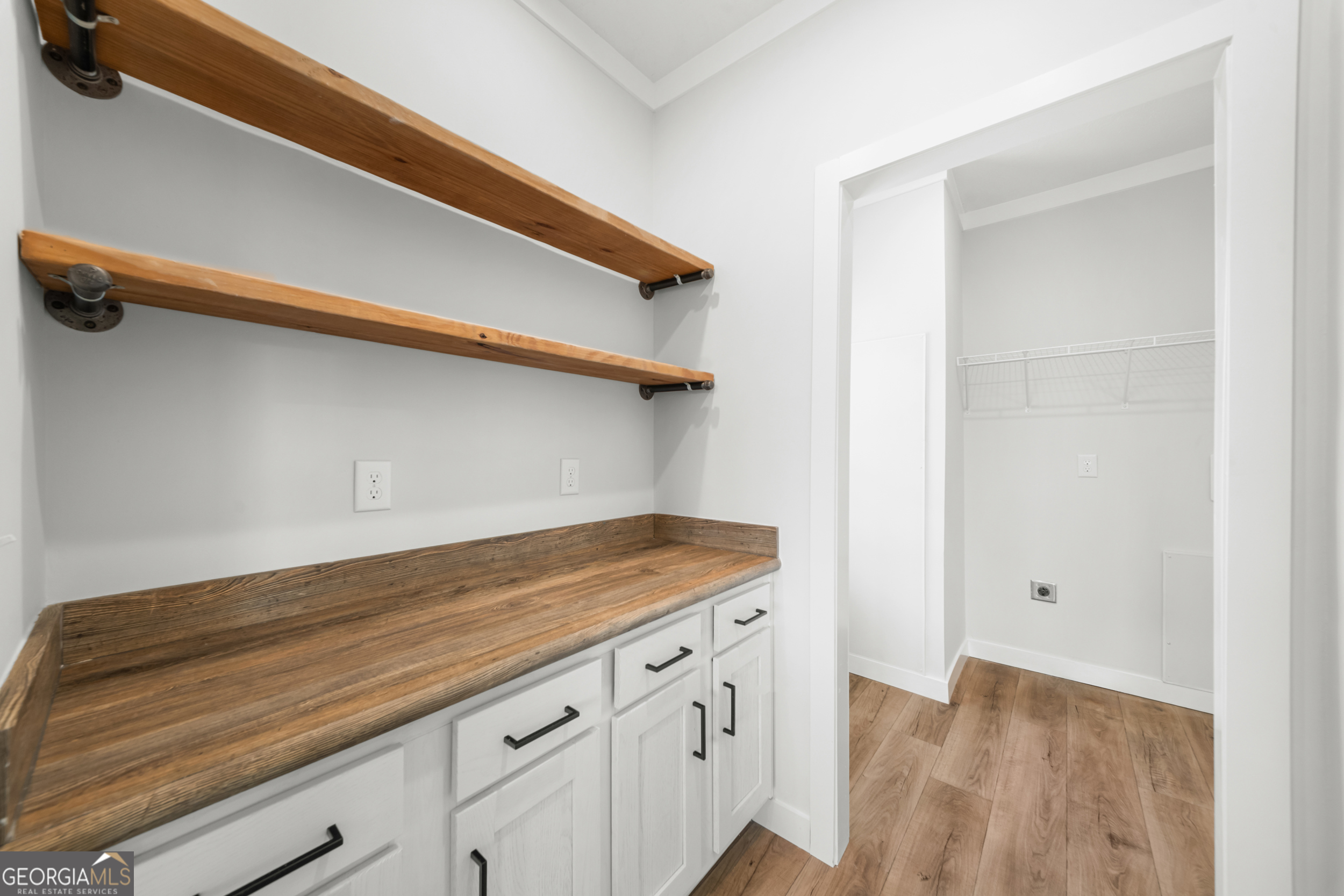 562 Sinkhole Road Property Photo 12